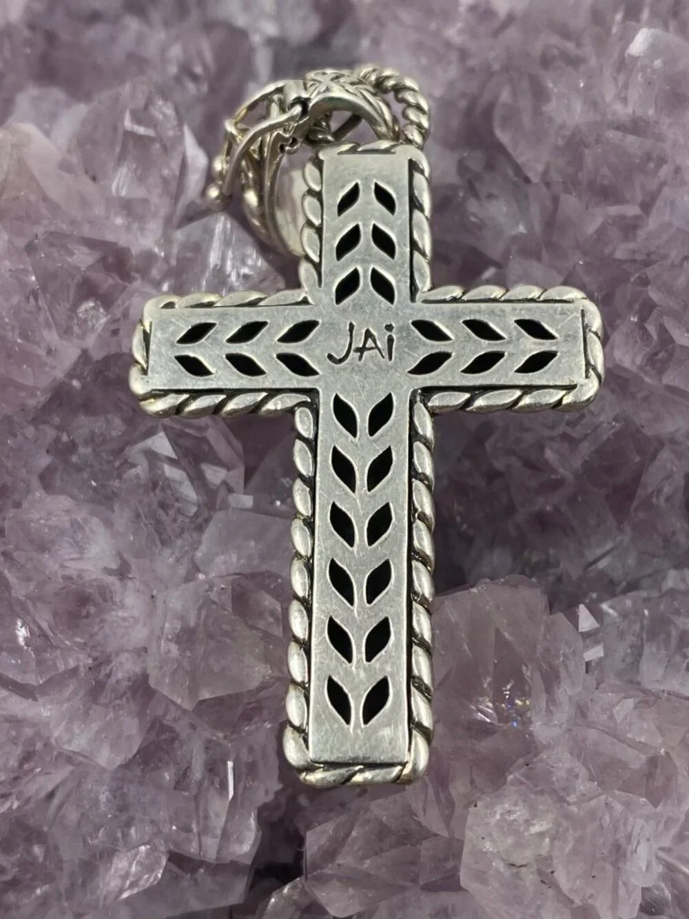 JAI John Hardy Sterling Silver Hammered Cross Pen…